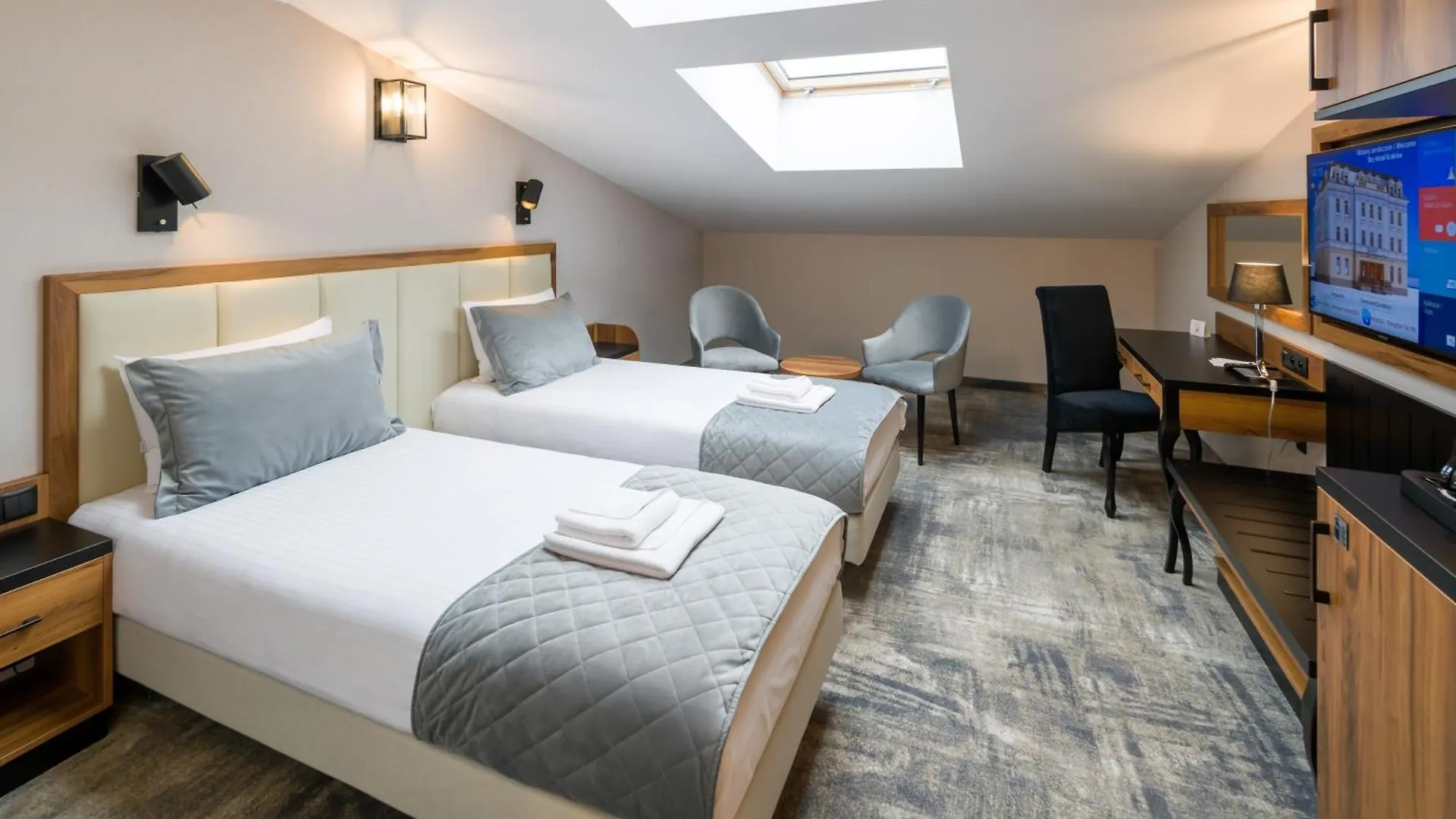 Sky Hotel Krakow 4*,