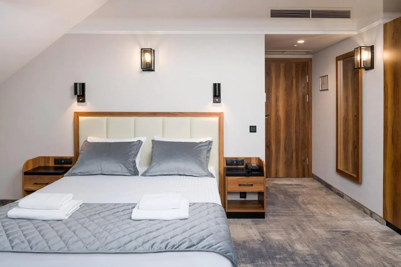 Sky Hotel Krakov 4*,