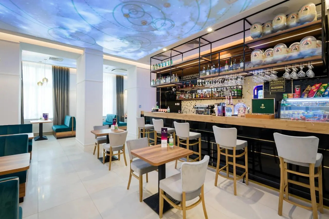 Sky Hotel Cracovia 4*,