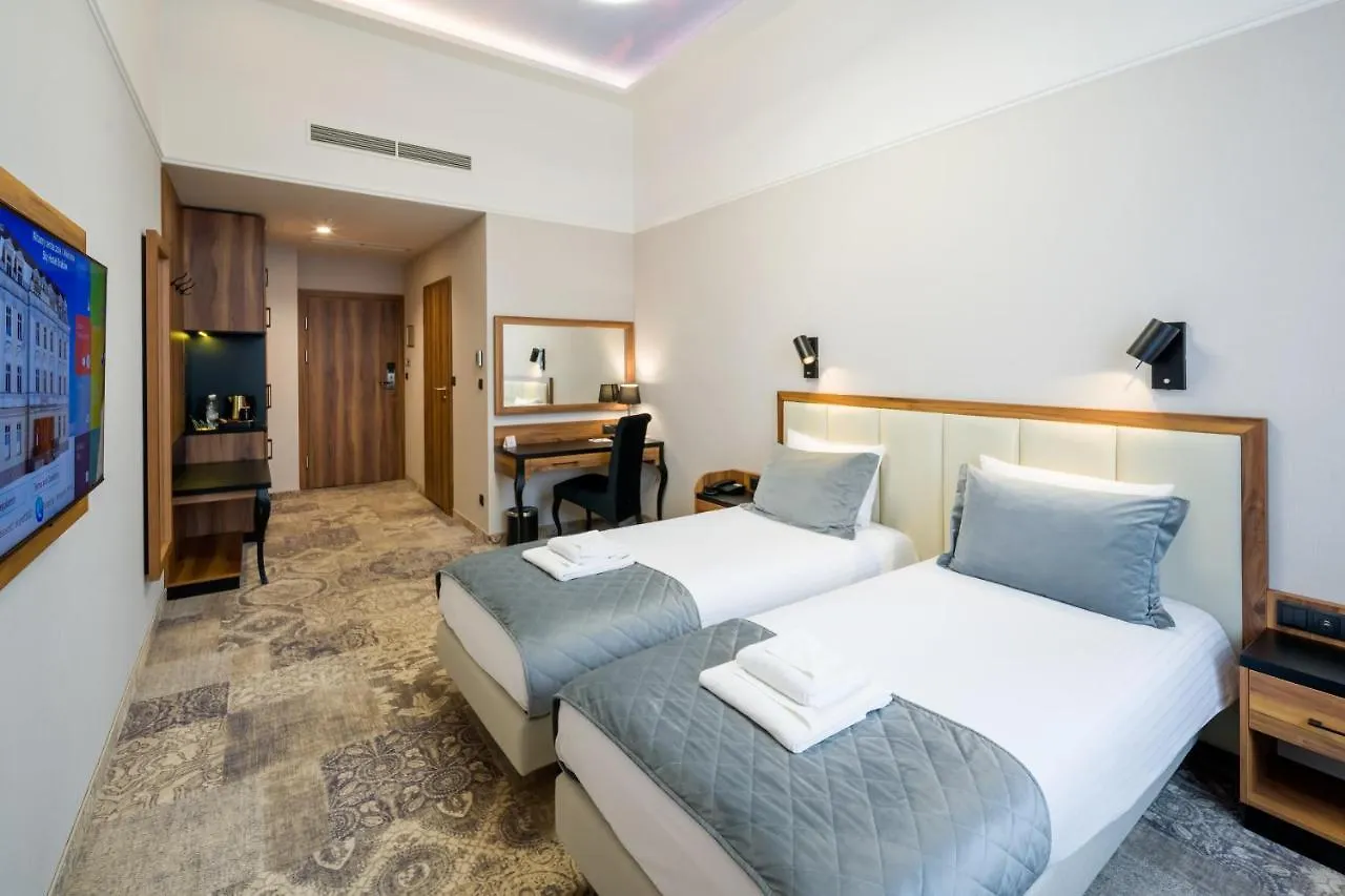 Sky Hotel Krakov 4*,  Polsko